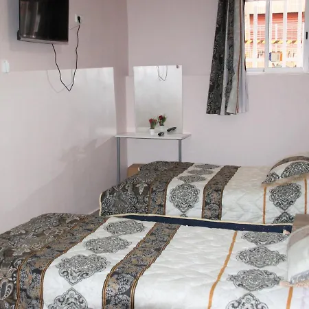 La Lambra Azul Hotel *