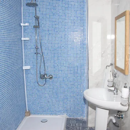 Hotel La Lambra Azul *