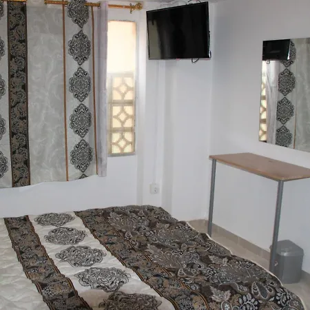 La Lambra Azul فندق لقنت