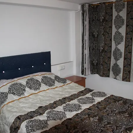 La Lambra Azul فندق لقنت